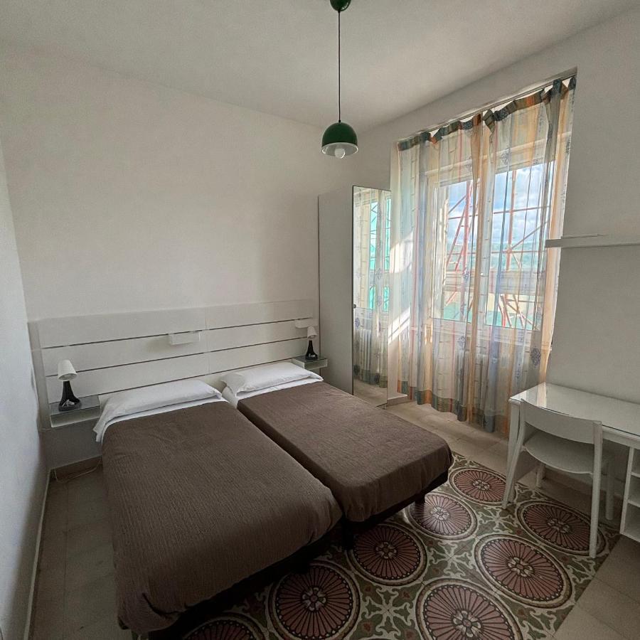 Room & Parking In Centro Citta Con Parcheggio Privato E Wifi Potenza Exterior foto