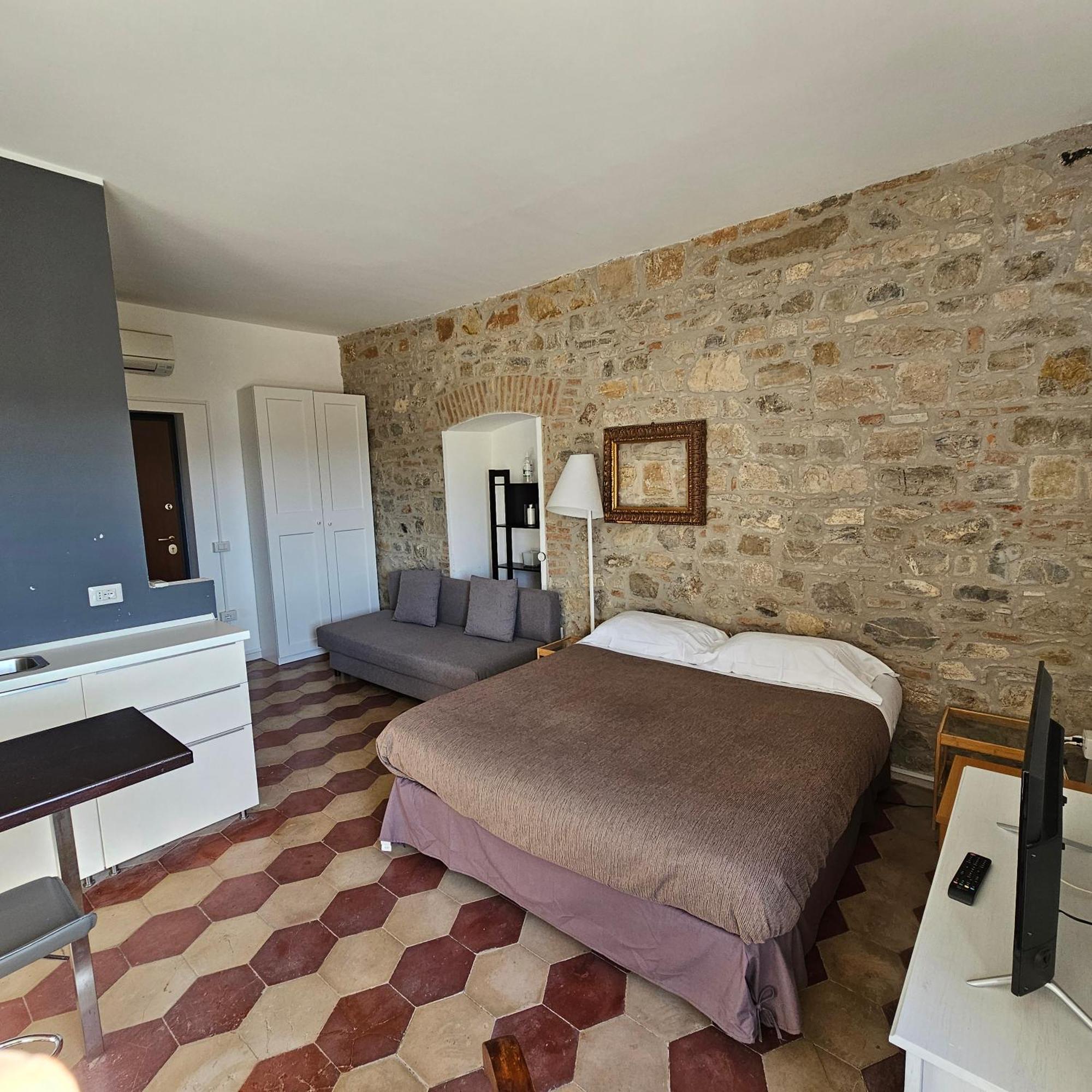 Room & Parking In Centro Citta Con Parcheggio Privato E Wifi Potenza Exterior foto