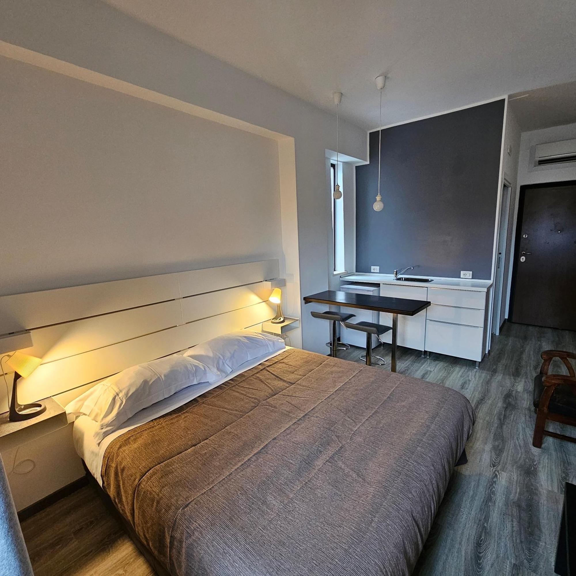 Room & Parking In Centro Citta Con Parcheggio Privato E Wifi Potenza Exterior foto