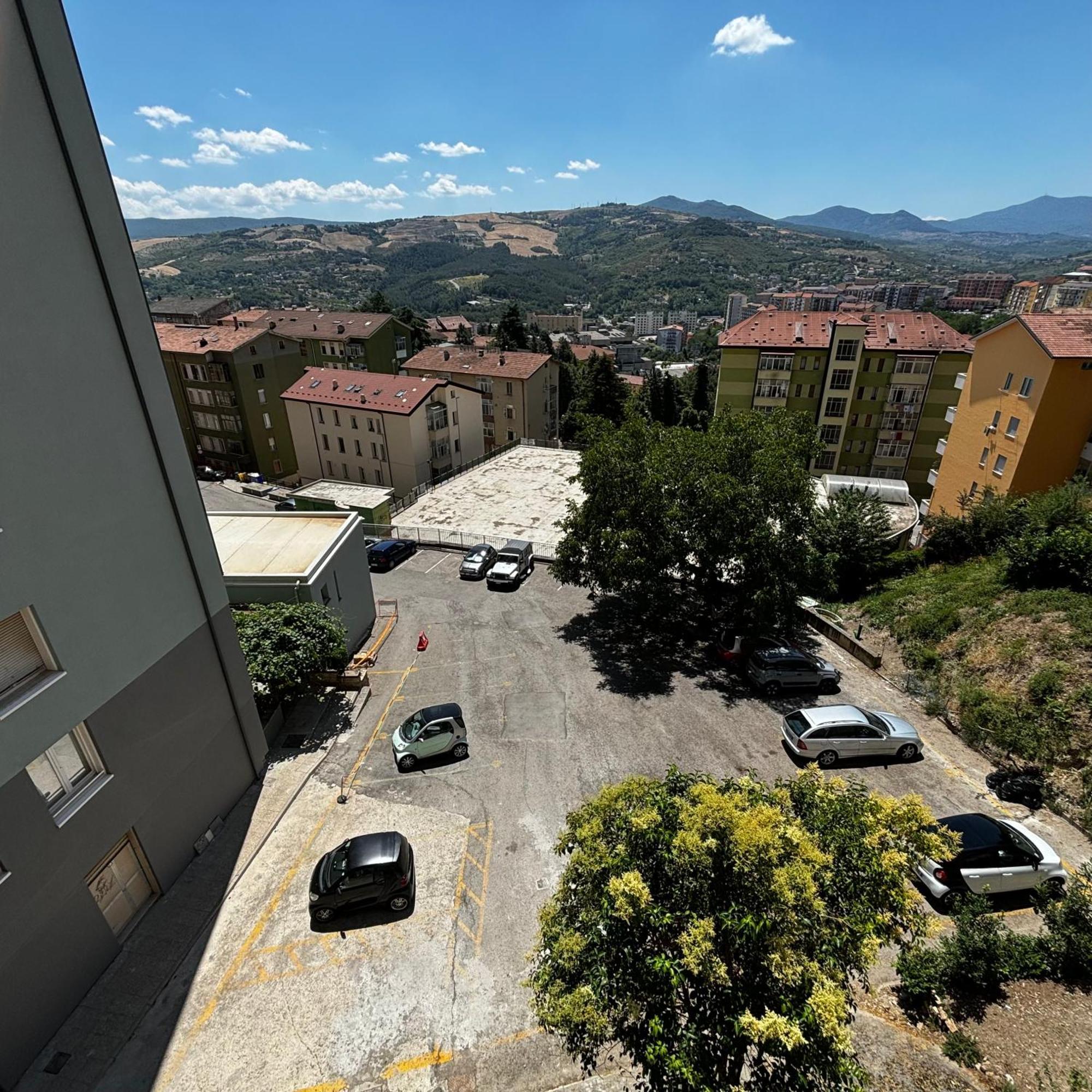 Room & Parking In Centro Citta Con Parcheggio Privato E Wifi Potenza Exterior foto