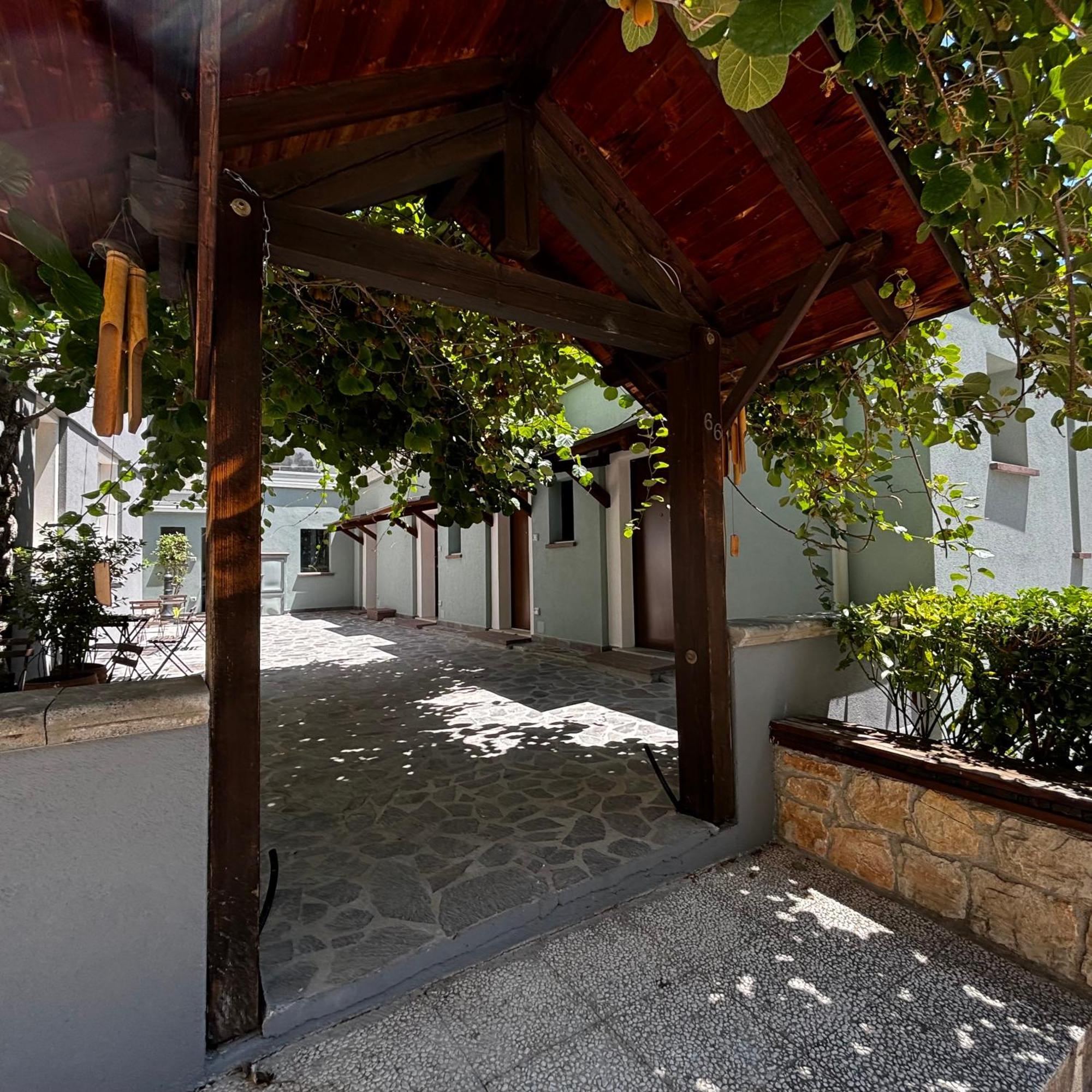 Room & Parking In Centro Citta Con Parcheggio Privato E Wifi Potenza Exterior foto